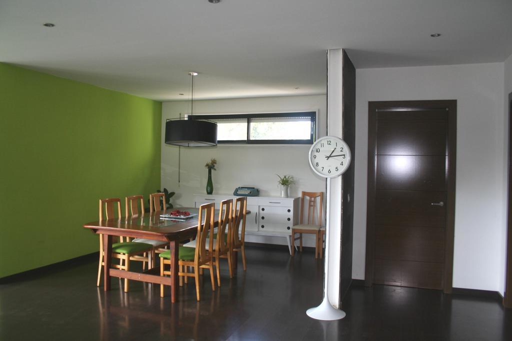 Casa Ceca De La Playa Y Barcelona, Con Piscina Climatizada Y Jacuzzi Villa Вайроманас Стая снимка